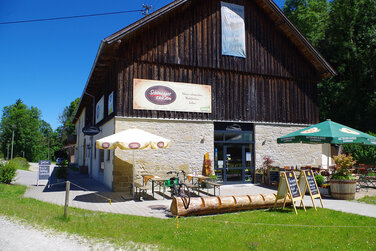 Käseverkaufsladen und Fischerhäusl in Steingaden mit großer Terrasse und direkt an der Hauptstraße B17