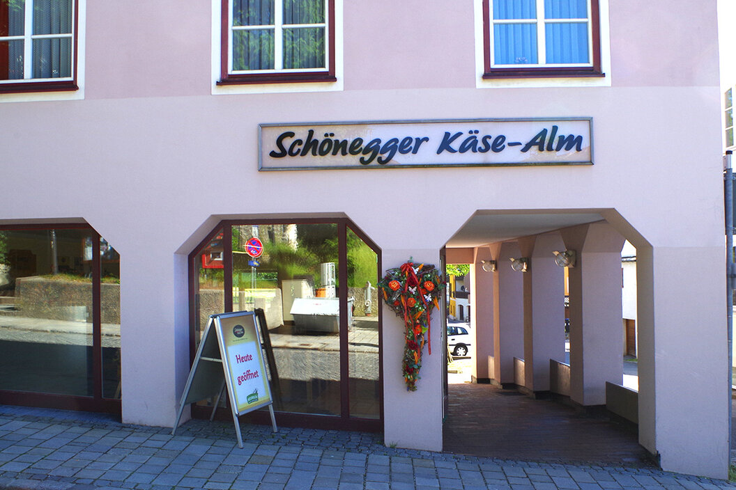 Verkaufsladen für Käsespezialitäten in Murnau in der Fußgängerzone