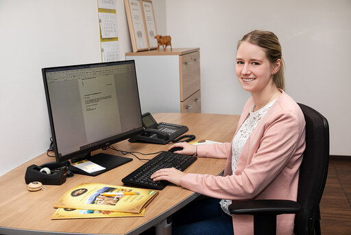 Ausbildung zur Industriekauffrau in einem modernen Büro bei der Schönegger Käse-Alm