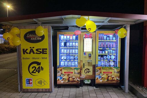 großer Verkaufsautomat mit vielen verschiedenen Käsespezialitäten in Mindelheim