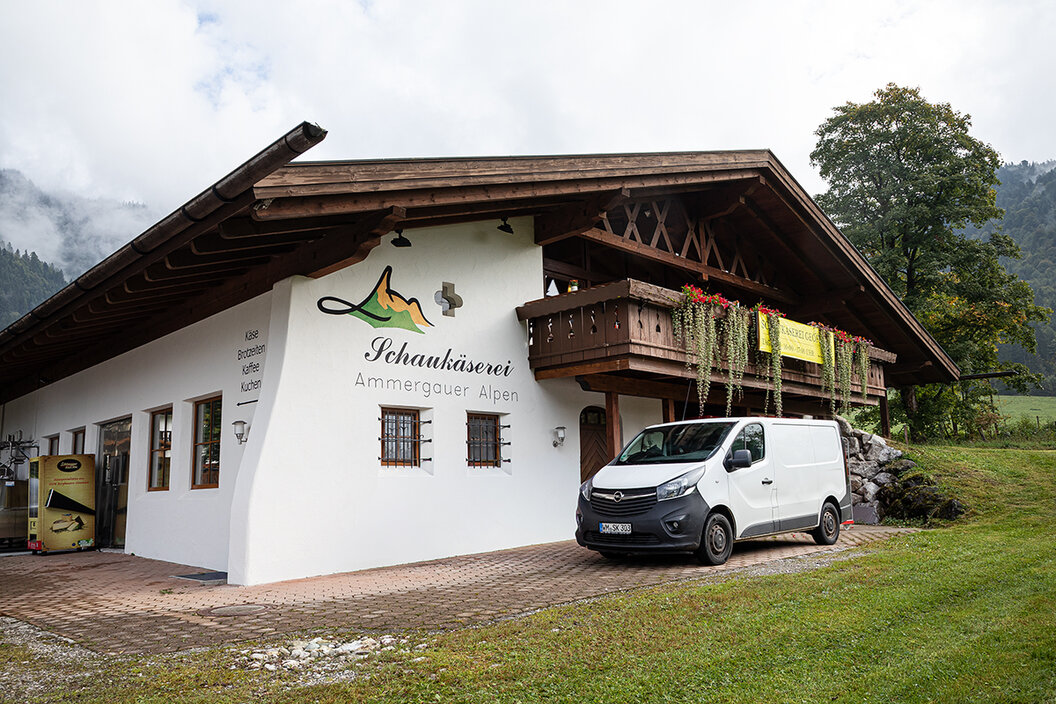 Schaukäserei Ettal, wunderschöner Käseladen mit Balkon
