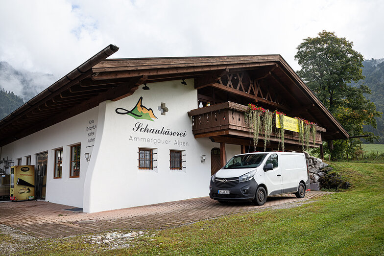Schaukäserei Ettal, wunderschöner Käseladen mit Balkon